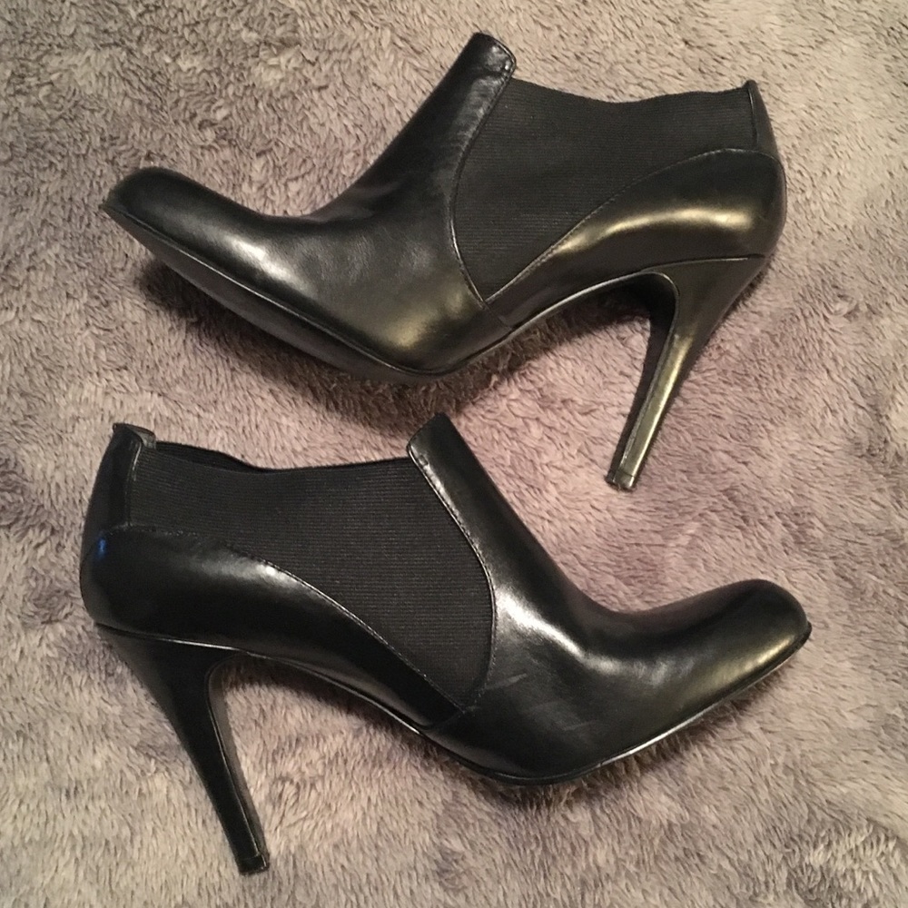 ⬇️PRICE⬇️NINE WEST BOOTIES